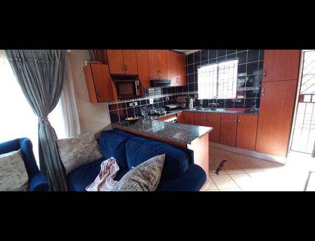 3 BEDROOM HOUSE FOR SALE IN THE ORCHARDS